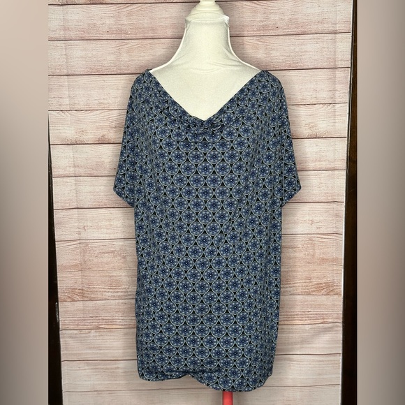 Geometric drop neck top - Picture 3 of 7